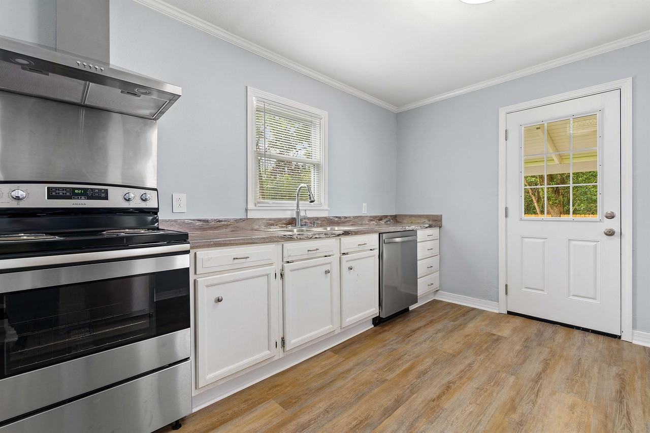 206 Pinehill Dr #1 - Photo 6 of 21