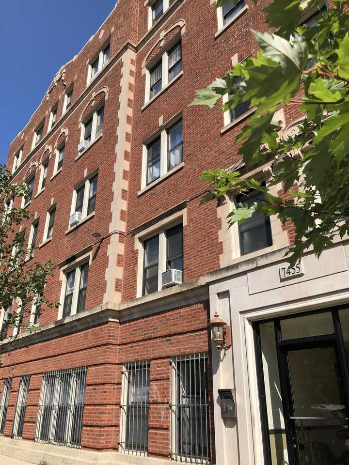 7455 N. Greenview104 #104 - Photo 3 of 3