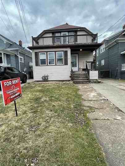 30 Cushing Pl - Photo 3 of 23