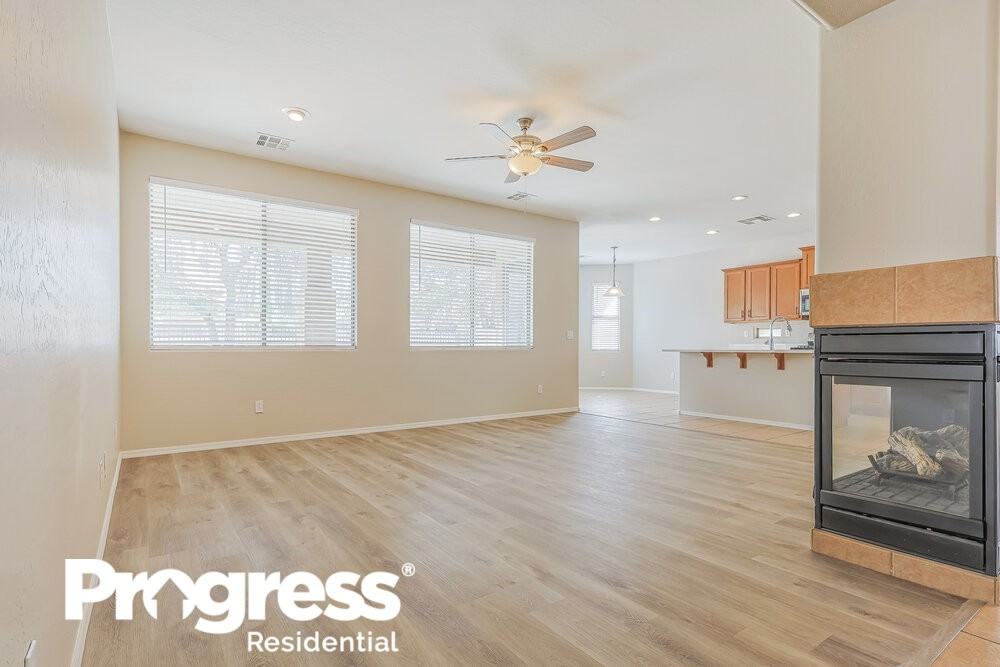 20189 S 198th St - Photo 3 of 16