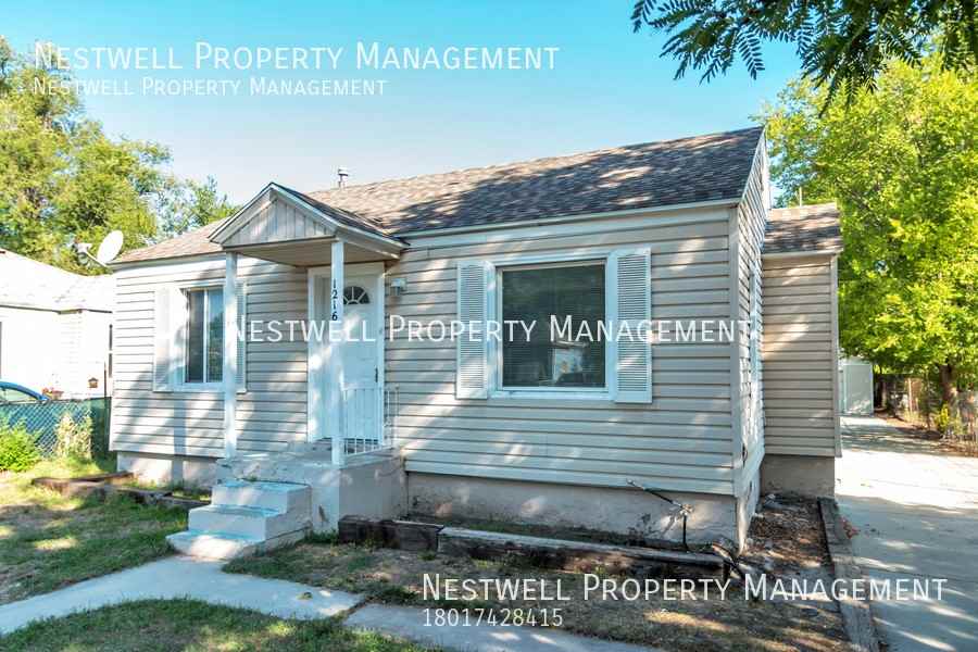 1216 W Iola Ave - Photo 2 of 16