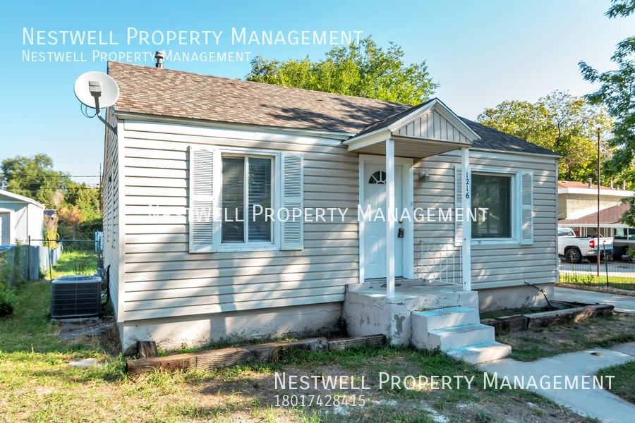 1216 W Iola Ave - Photo 3 of 16