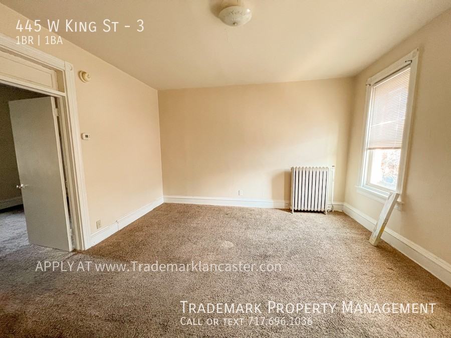 445 W King St #3 - Photo 2 of 3