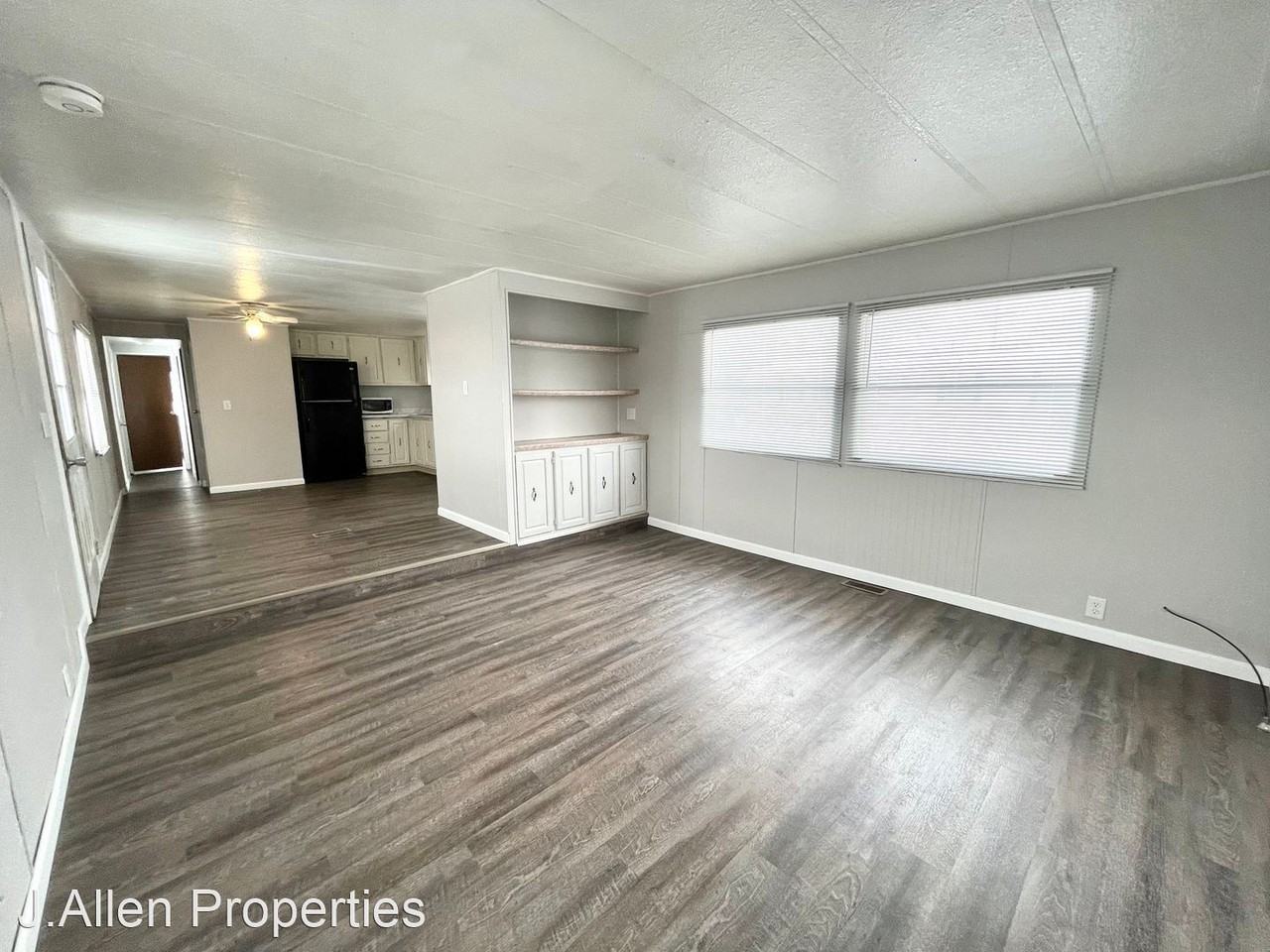 Battle Creek Mobile Home Court - Photo 2 of 8