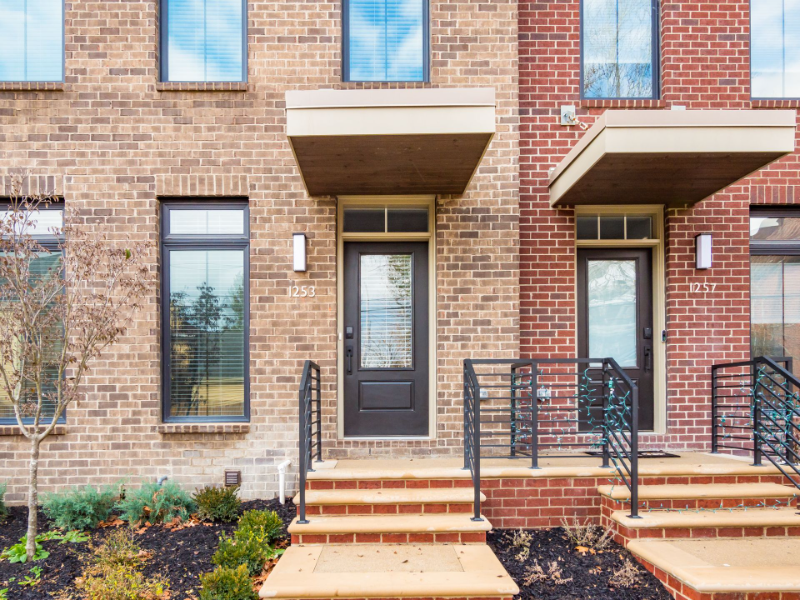 1253 Perry St - Photo 2 of 50