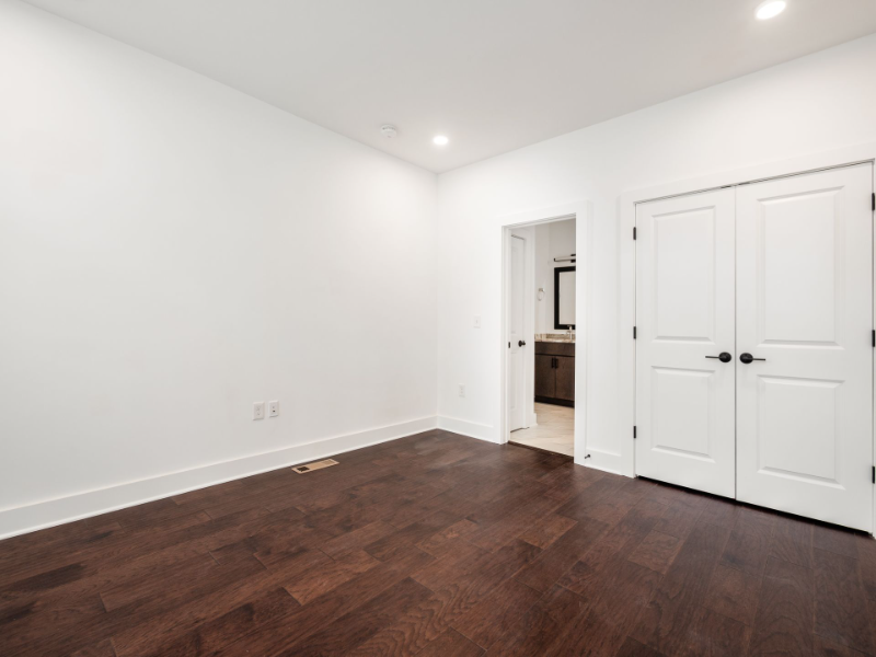 1253 Perry St - Photo 6 of 50