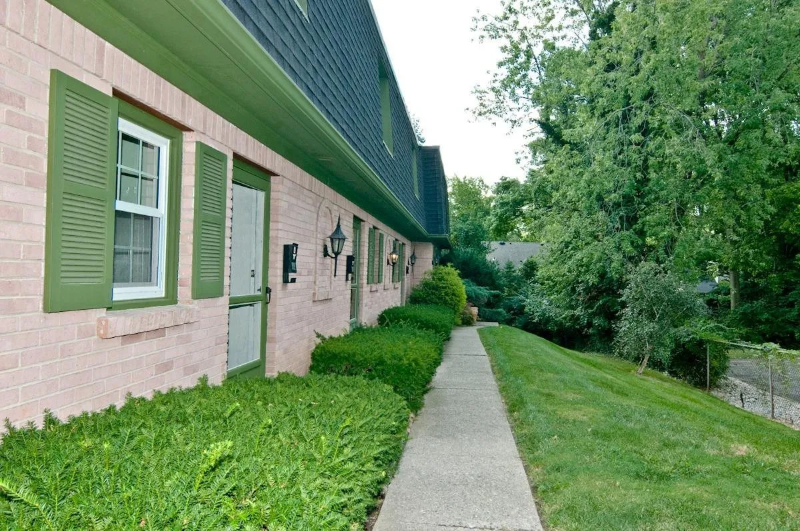 7636 Montgomery Rd - Photo 2 of 18