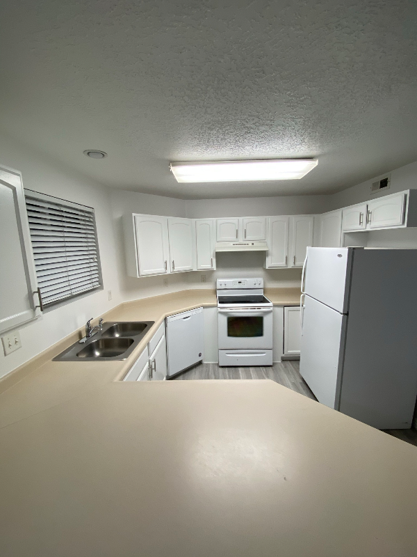 3181 S Alsace Way #G3 - Photo 3 of 10