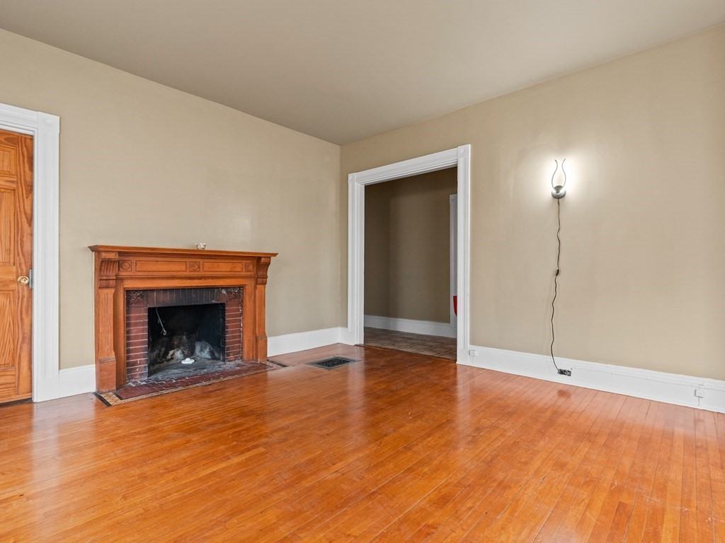 32 Gleason St #1 - Photo 3 of 11