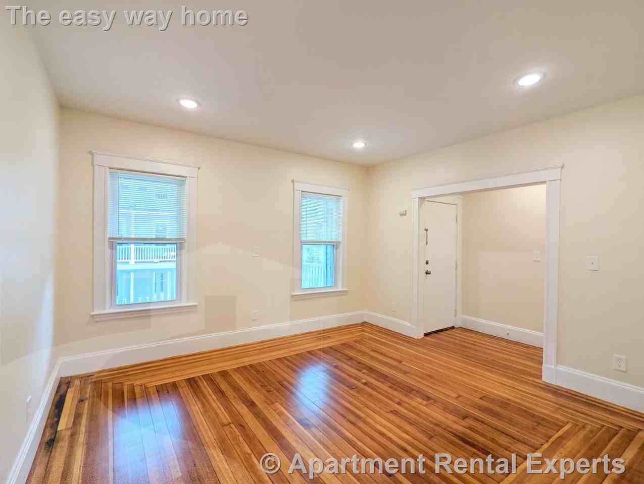 8 Lowell Cir #2 - Photo 5 of 23