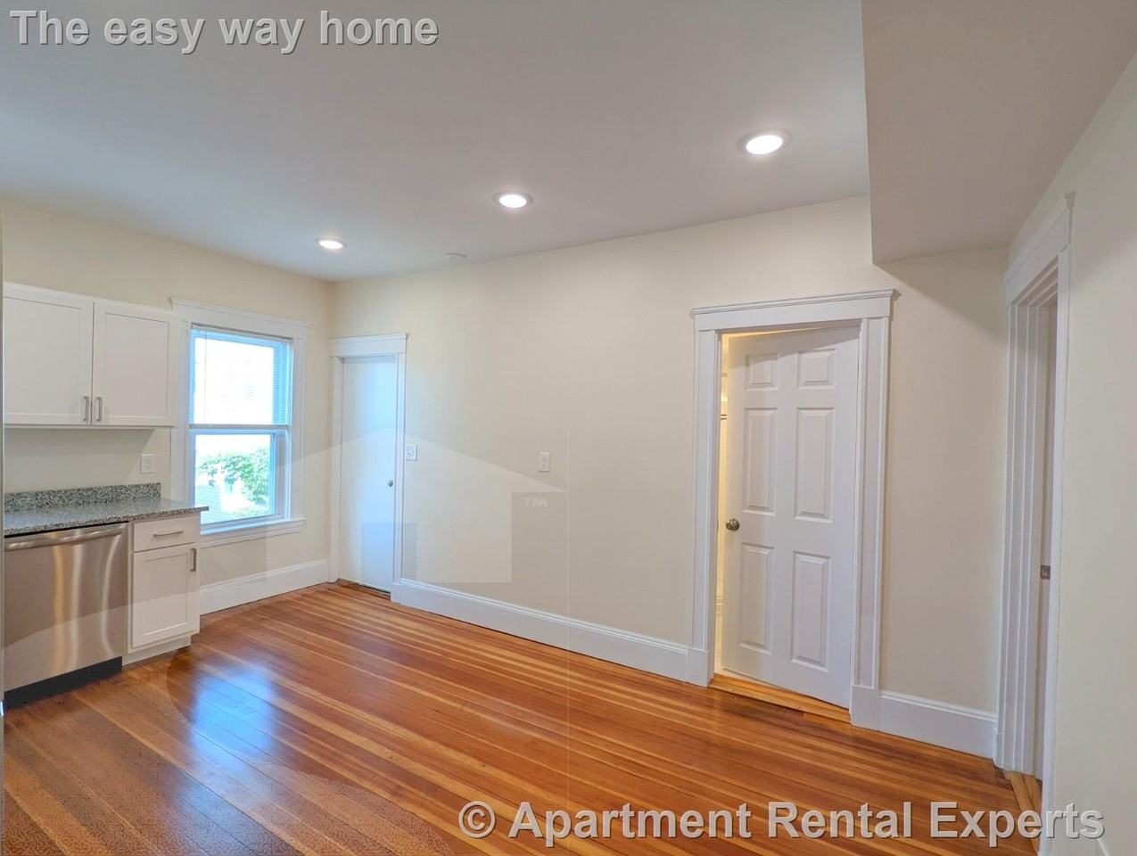 8 Lowell Cir #2 - Photo 7 of 23