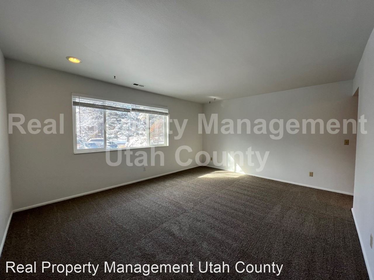 1766 Willowbrook Dr - Photo 3 of 20