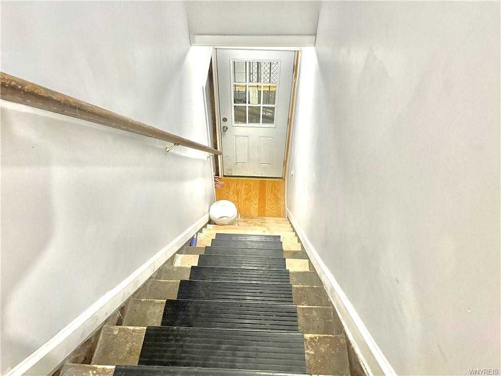 318 Sobieski St Unit 2 - Photo 2 of 13