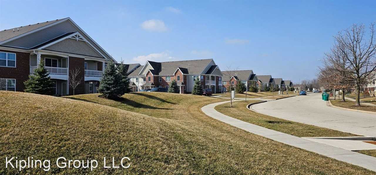 4390 Timber Ridge Ct - Photo 2 of 15