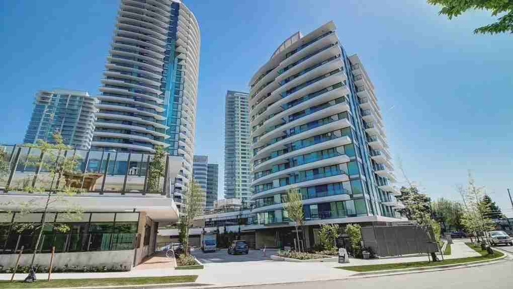 8238 Lord Street #708