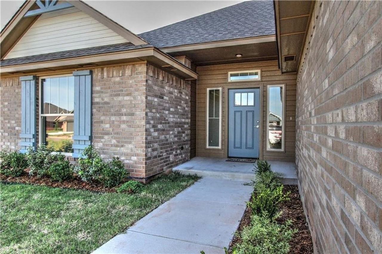 4005 Brougham Way - Photo 2 of 36