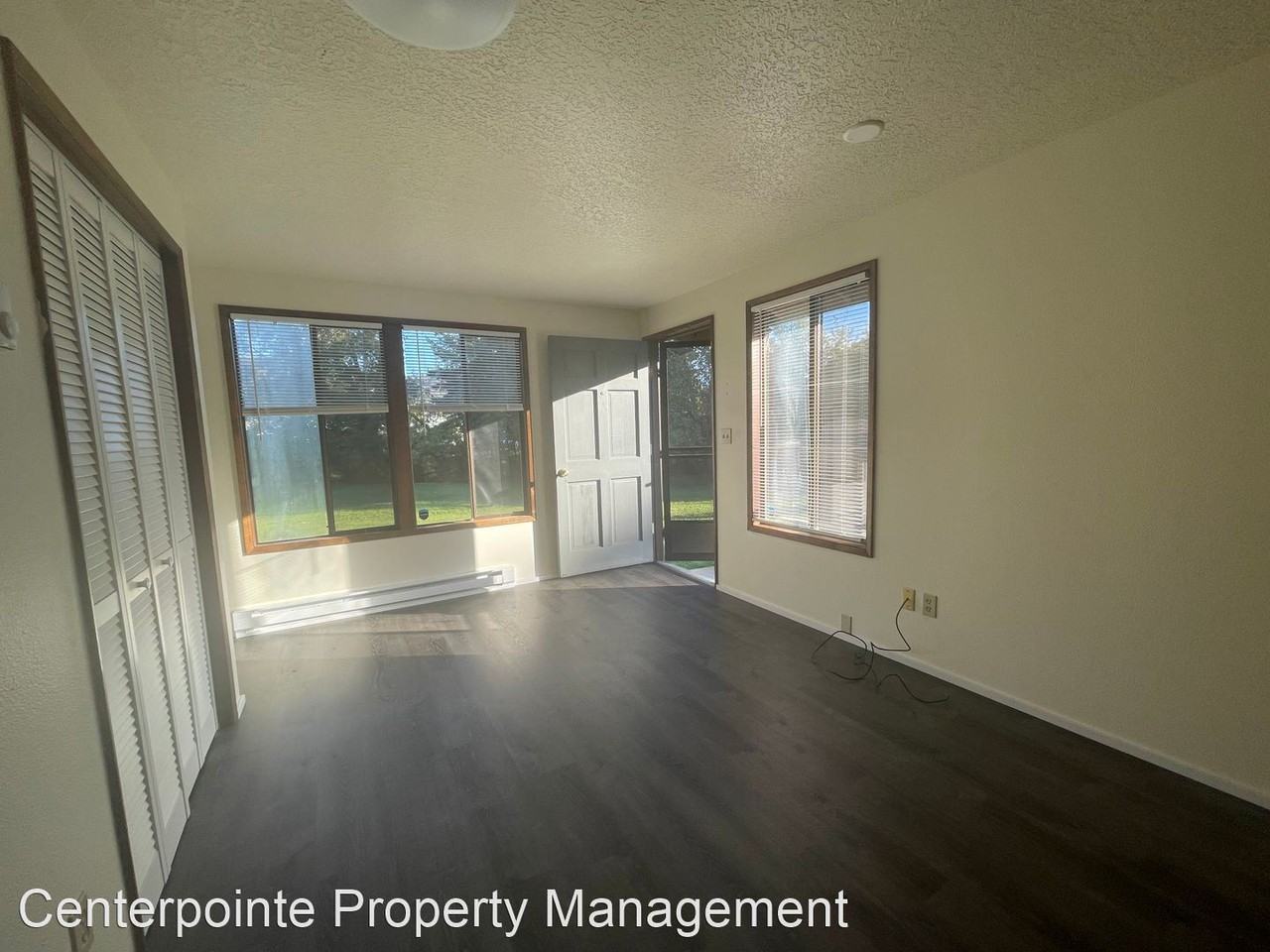 1782 Se Douglas Ave - Photo 3 of 8