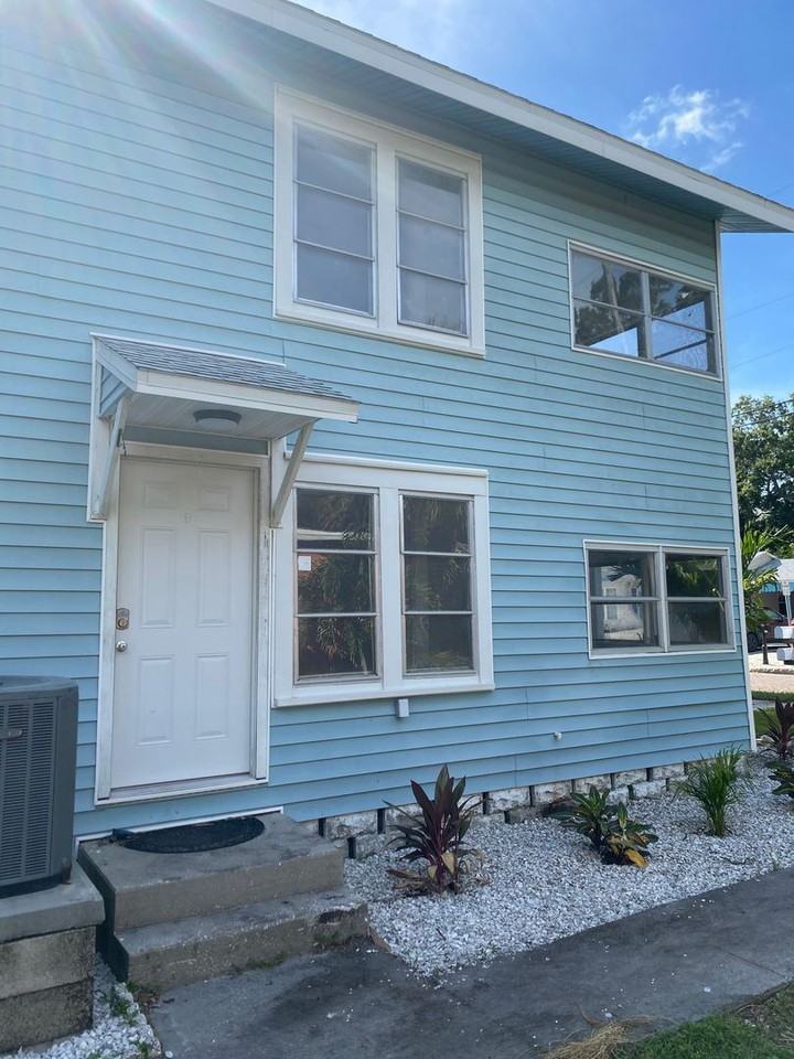 5426 31ST AVE S - Photo 3 of 22