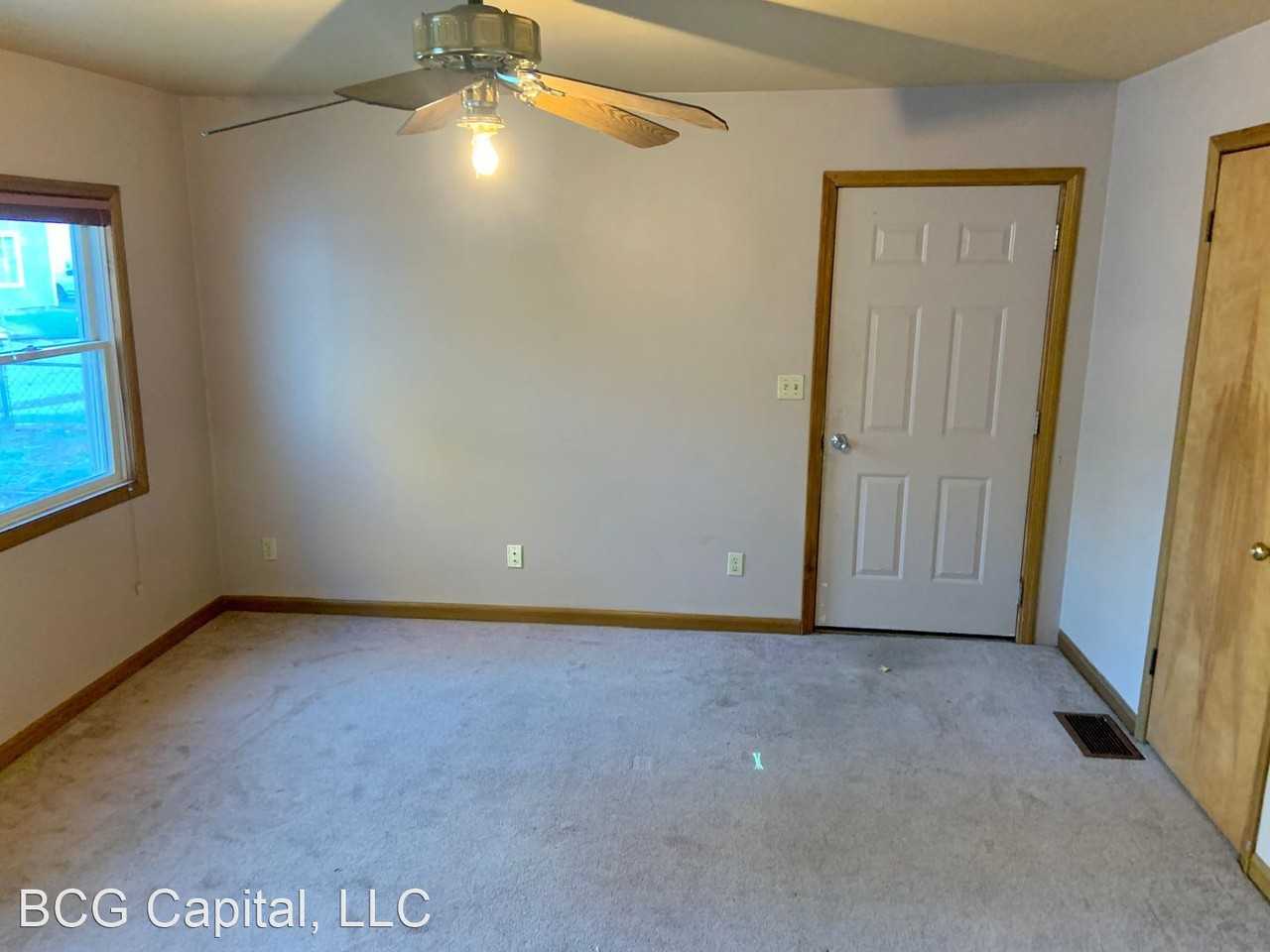 327 Miller St - Photo 3 of 7