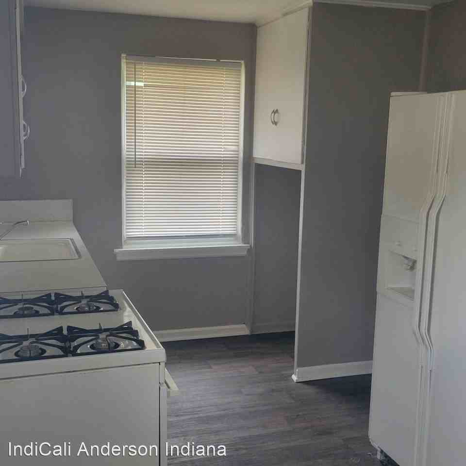 624 East 32nd Street 626 East 32nd Street - Photo 3 of 7