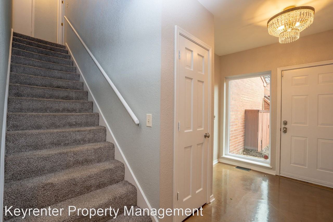 40 Woodward Blvd #15 - Photo 3 of 23