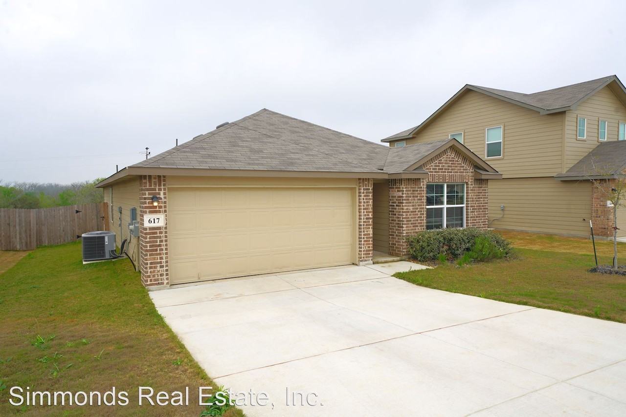 617 Cypress Byu - Photo 3 of 39