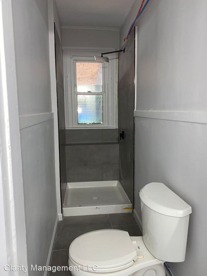 515-519 Jane St - Photo 3 of 9