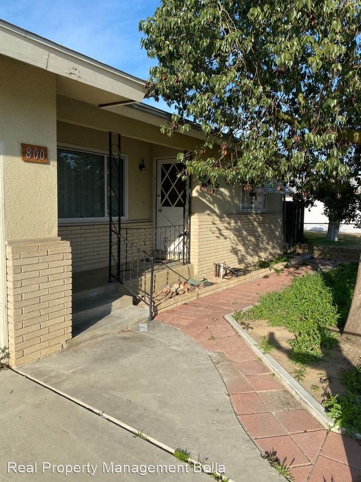 800 E Wright St - Photo 2 of 18