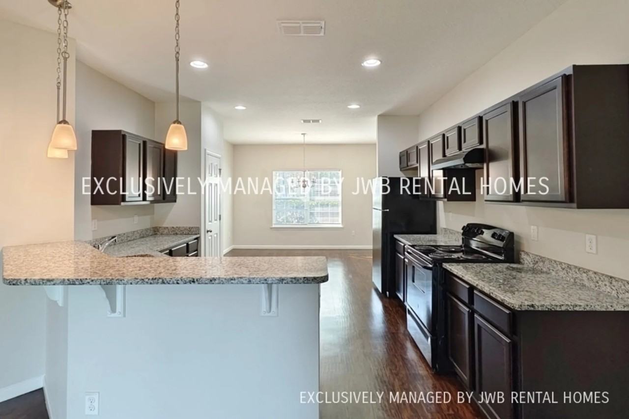 2375 Jerusalem St - Photo 3 of 7