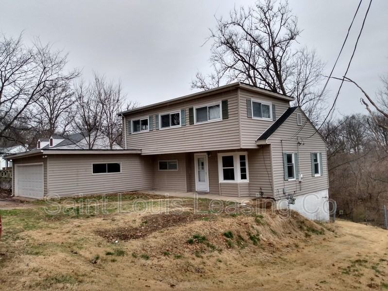 819 Oak Dr - Photo 3 of 19