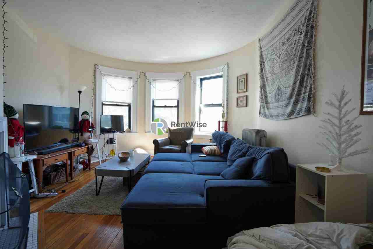 48 Cummings Rd #3 - Photo 3 of 31