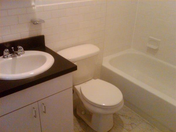 140 E 46th St - Photo 2 of 4