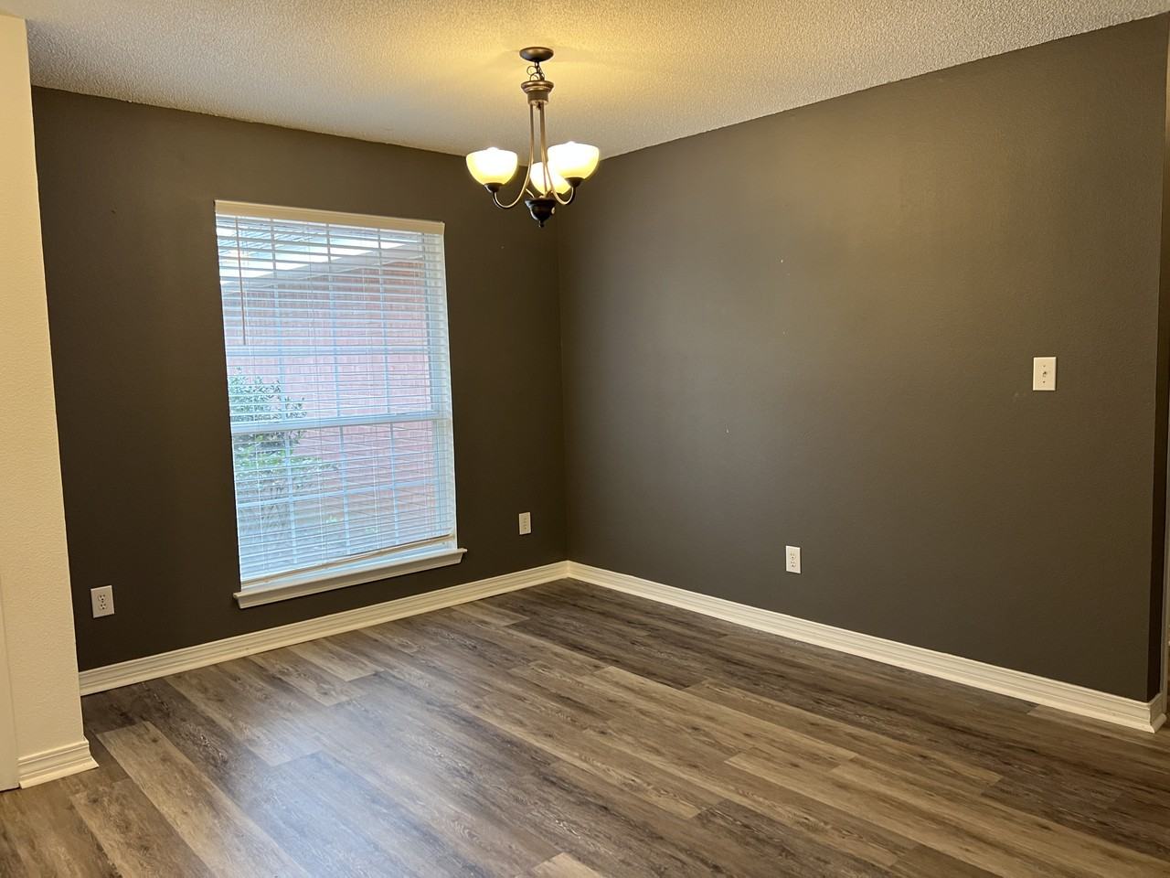 21083 Emperor Phillips Ln - Photo 3 of 17