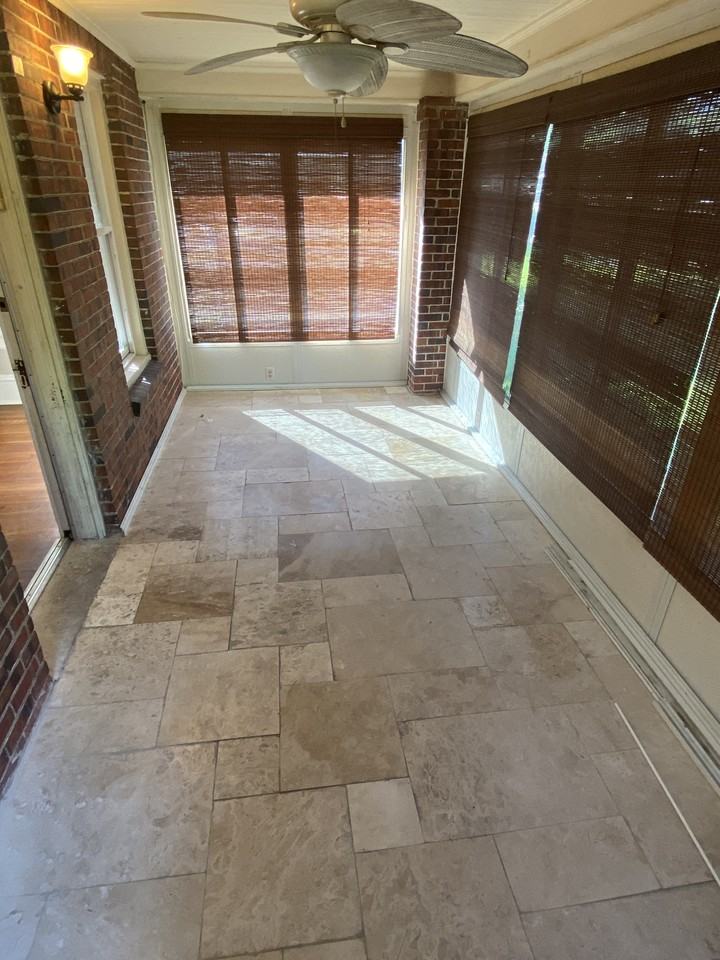 4728 Kingsbury St - Photo 3 of 13