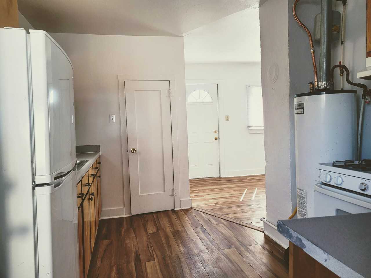 328 1/2 Kluge Ave - Photo 2 of 11
