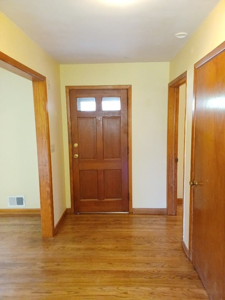 180 Fayette Ave - Photo 2 of 16