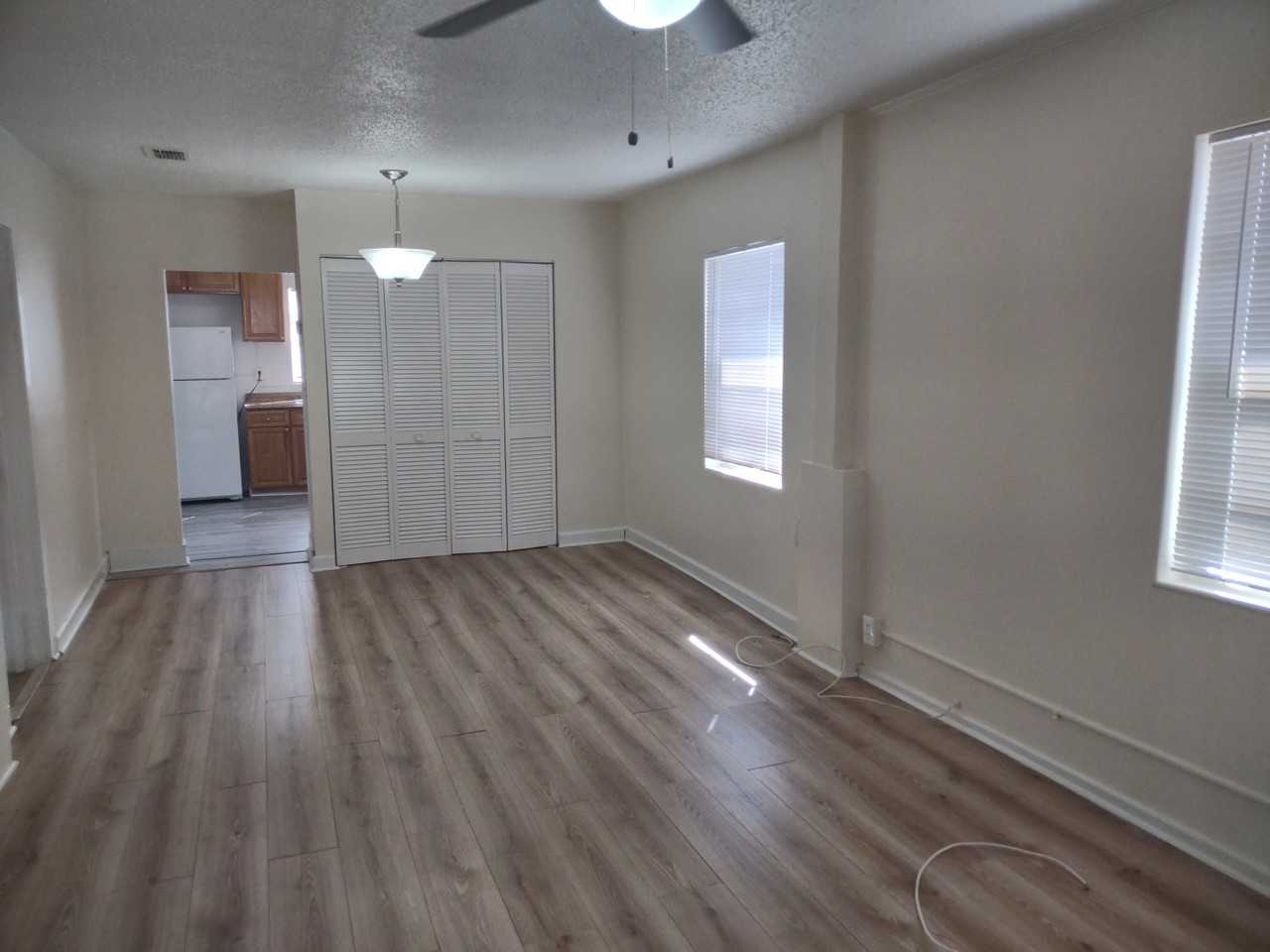 1407 Monroe Ave - Photo 2 of 9