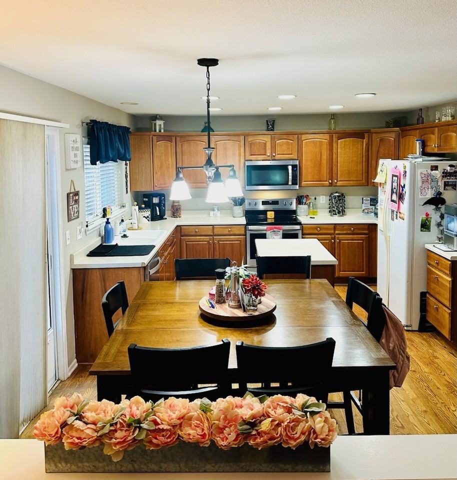 2756 E 139th Pl - Photo 2 of 25