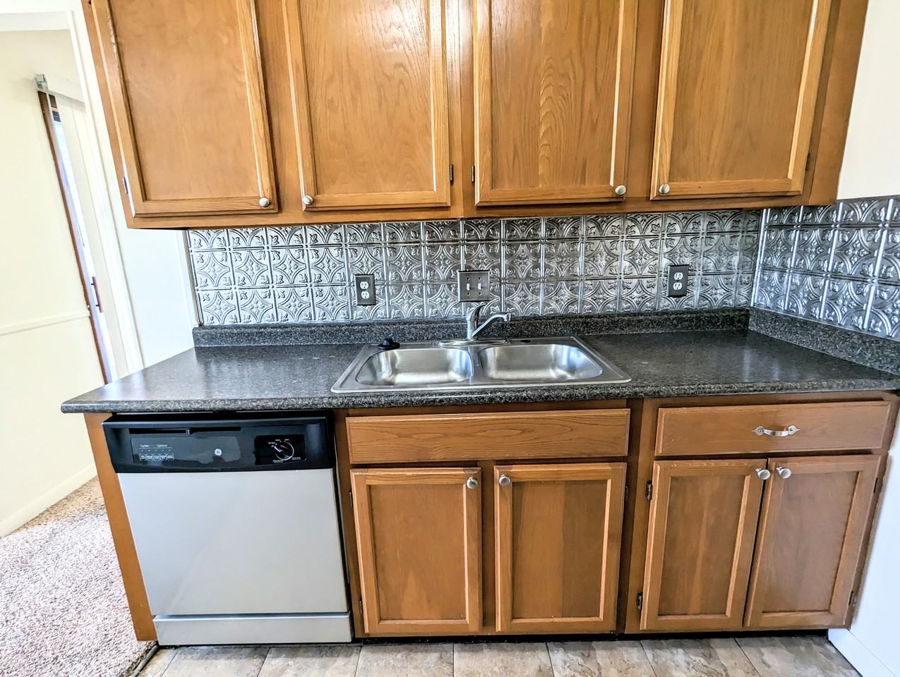 9536 Woodland Hills Dr - Photo 3 of 15