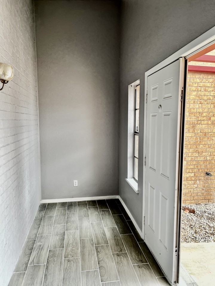 1618 Dale Douglas Dr - Photo 2 of 25