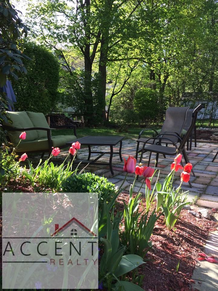 37 Charlotte Road - Photo 3 of 16