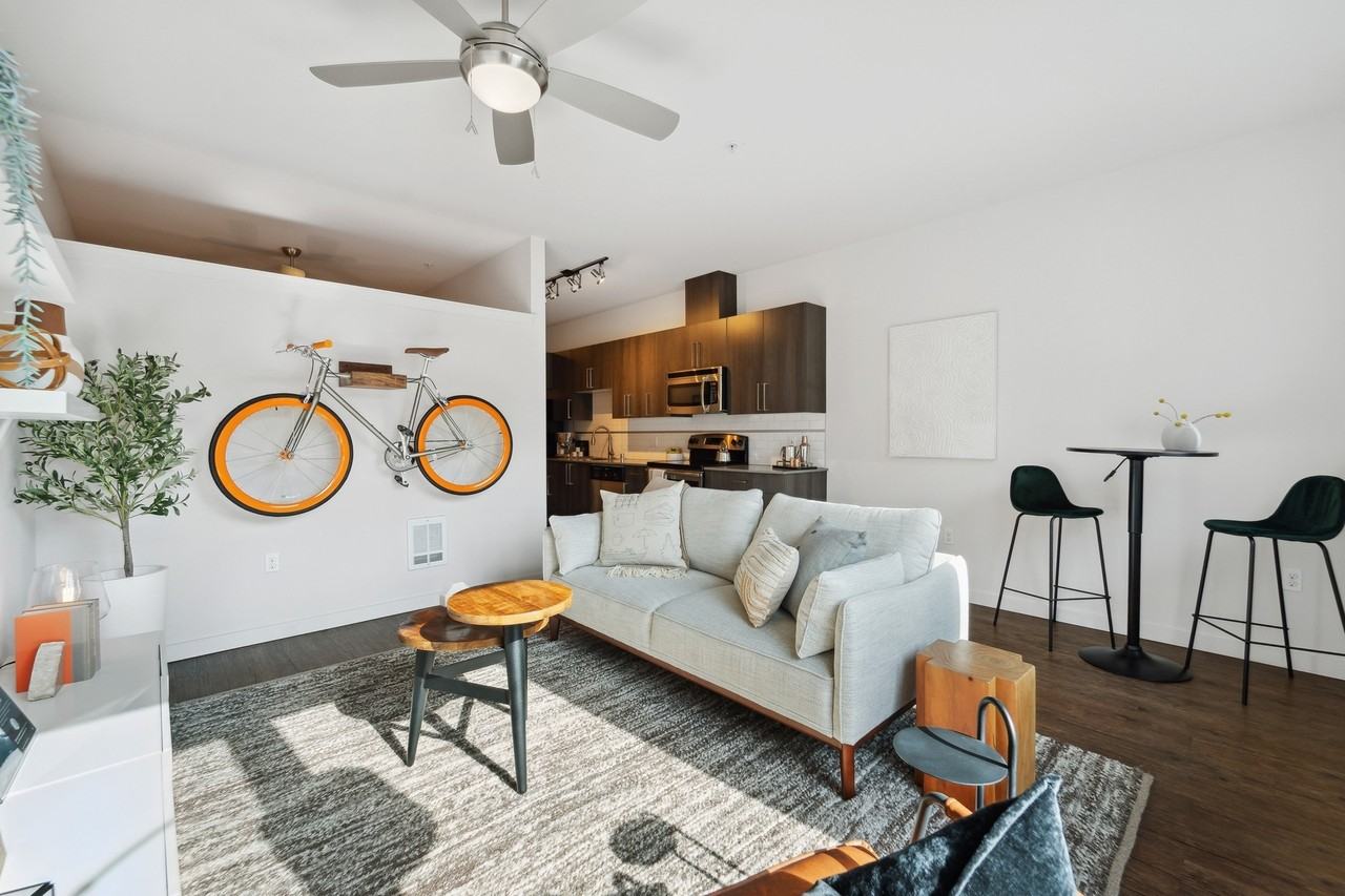 AMLI South Lake Union - Photo 4 of 50