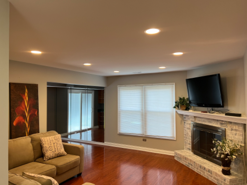 453 Kensington Ct - Photo 3 of 9
