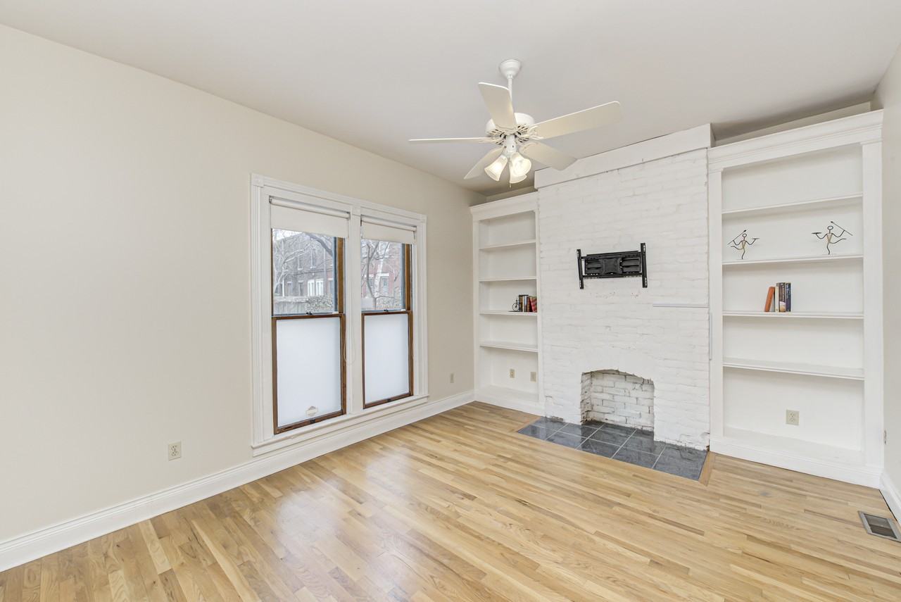 237 East Saint Joseph Street - Photo 4 of 23