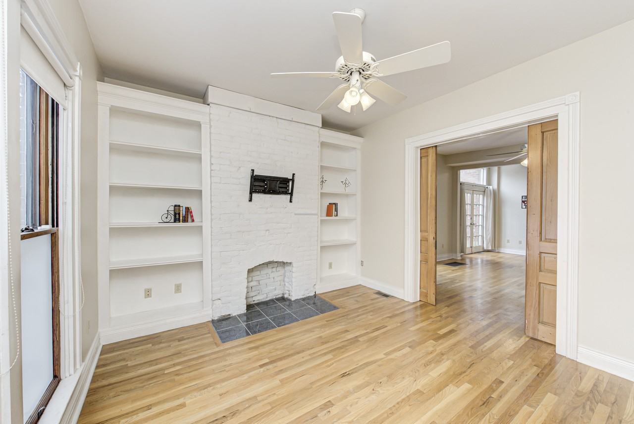 237 East Saint Joseph Street - Photo 5 of 23