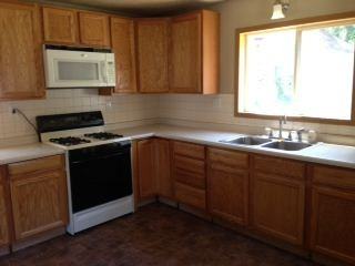 734 S Lakeside Dr - Photo 3 of 13