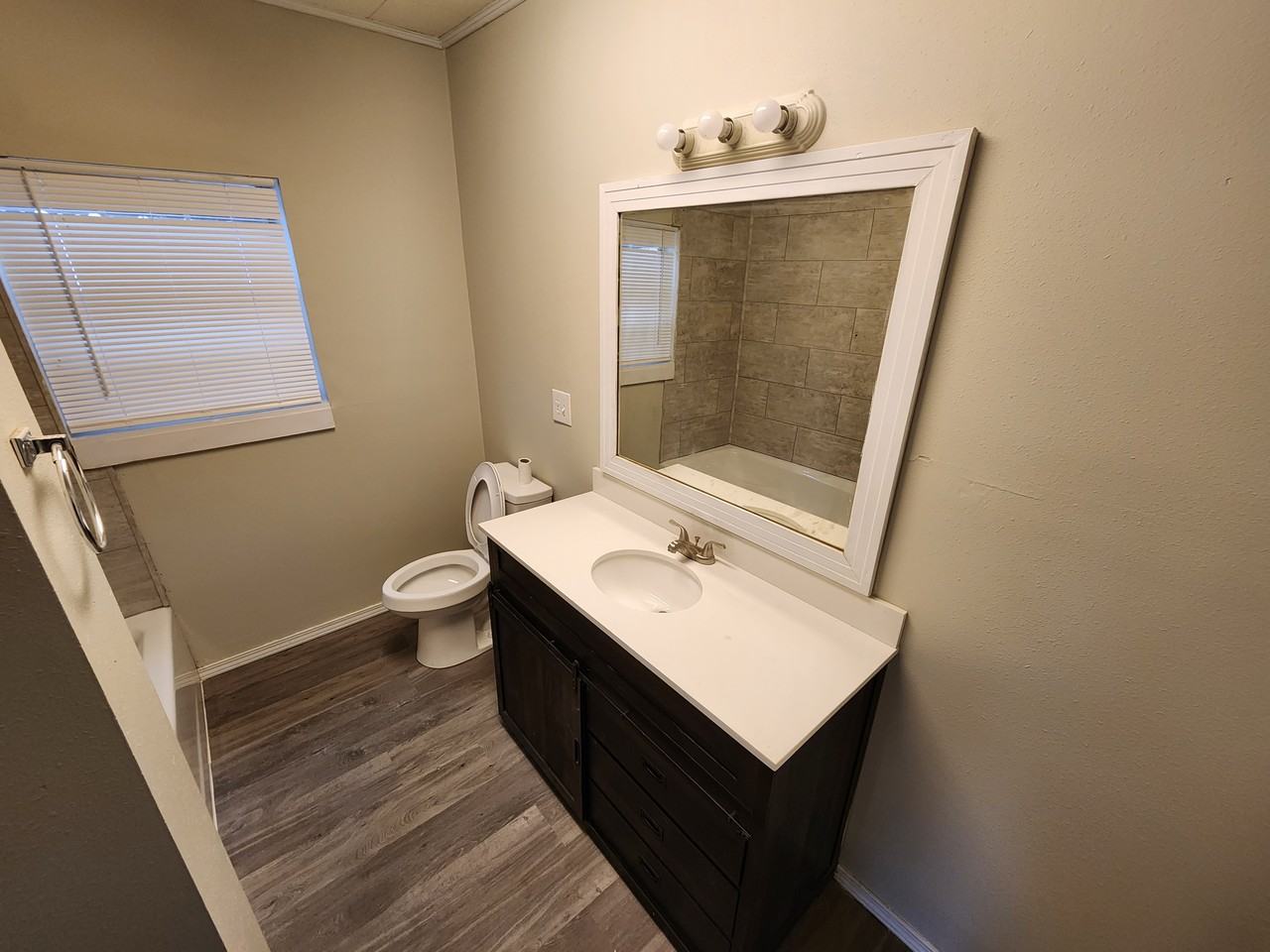 1404 Nolan Street - Photo 6 of 8
