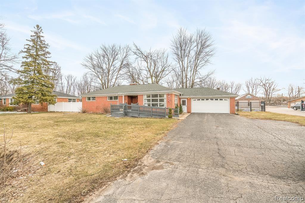 7851 Haggerty Rd - Photo 2 of 25