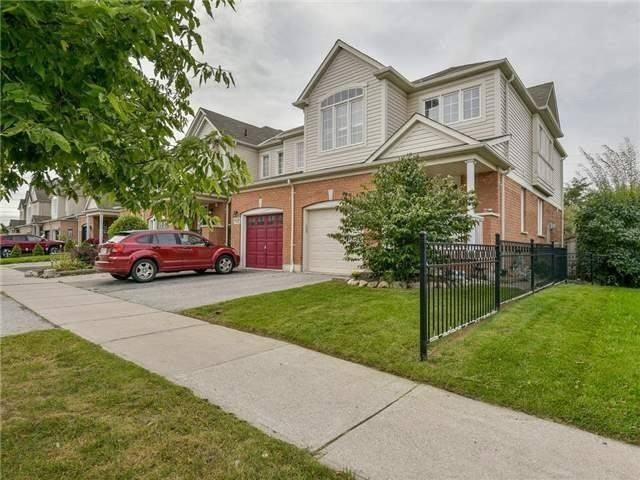 6 Bonello Crescent - Photo 2 of 12