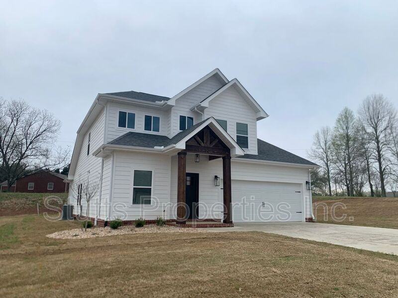202 Hickory Dr - Photo 2 of 14
